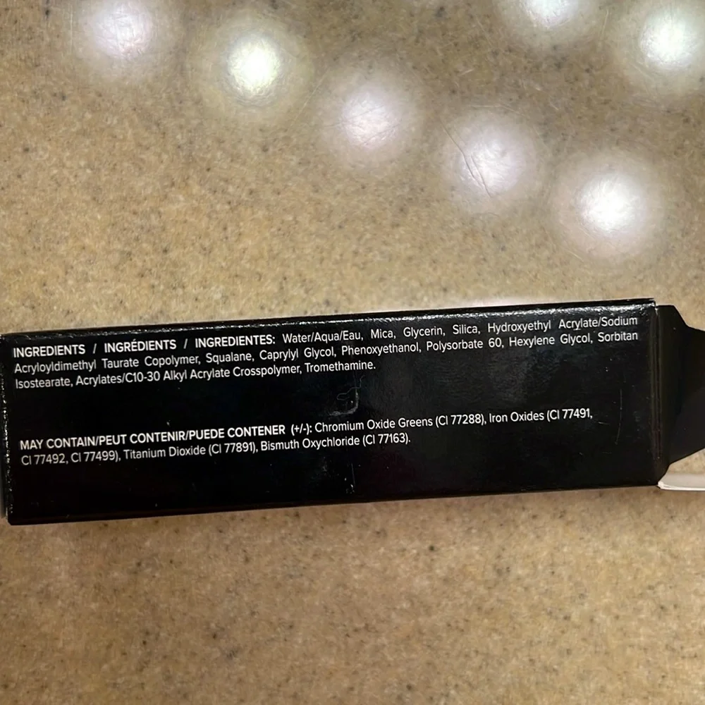 NEW Younique Moodstruck Liquid Eyeshadow  Agreeable (green) - Picture 4 of 4